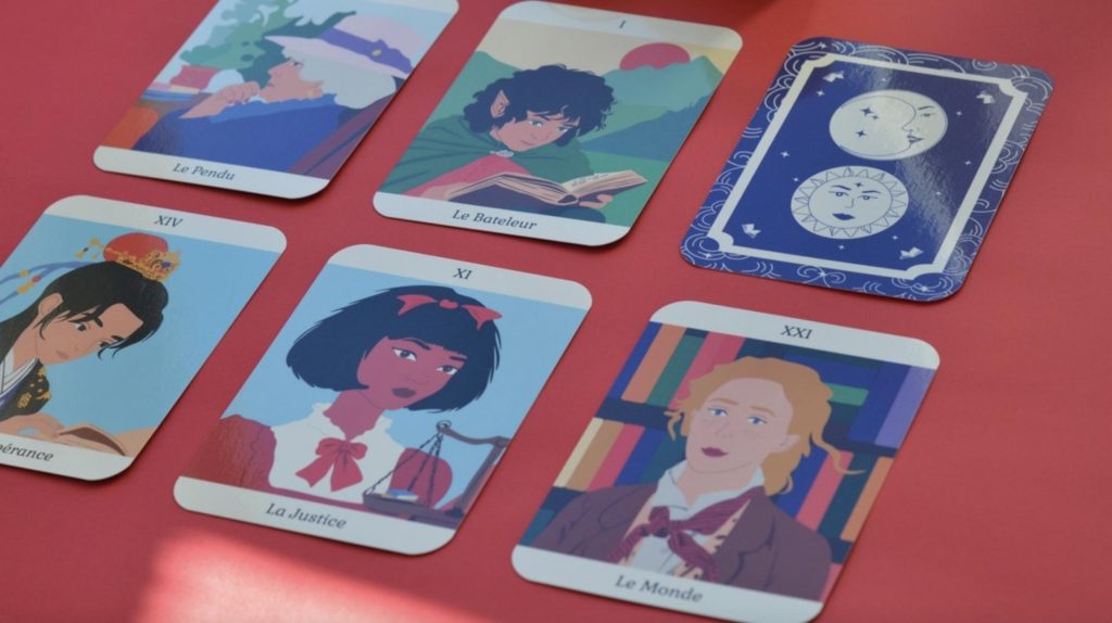 Le Tarot Littéraire est l'un des supports utilisés dans le cadre de sessions de bibliothérapie proposées par Love for Livres et par Céline Mas