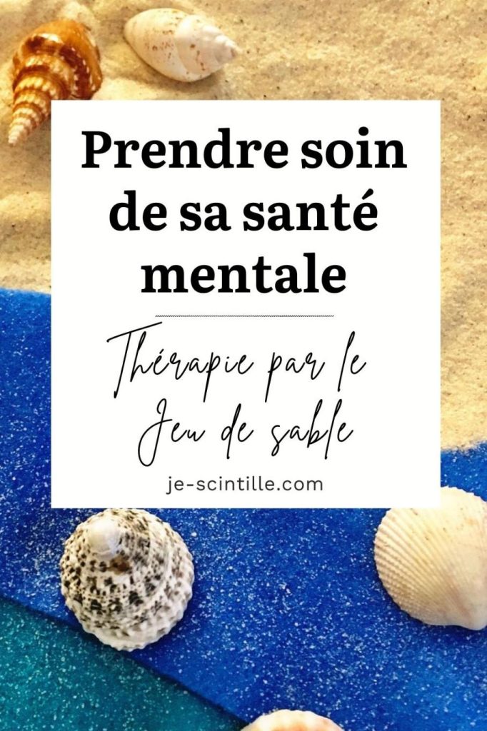 Visuel de sable bleu et doré avec des coquillages, Prendre soin de sa santé mentale avec la Thérapie par le Jeu de sable